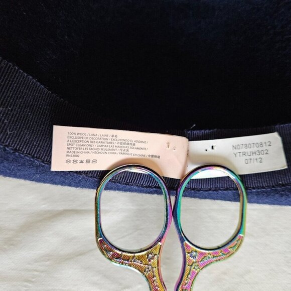 Juicy Couture Fedora Womens One Size Navy 100% Wool Felt Studded Band Bow Hat - Picture 8 of 16